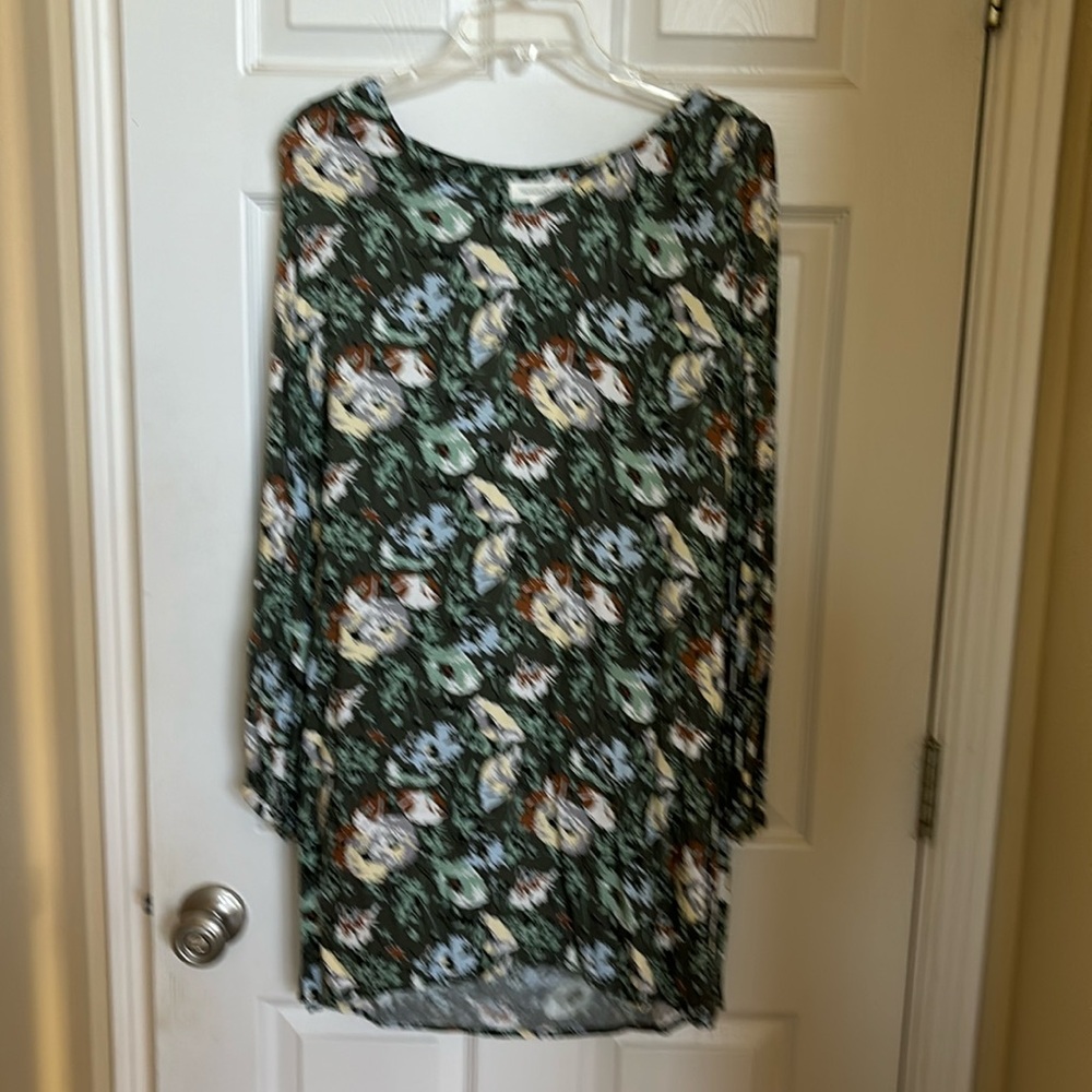 Colorful tunic dress by Treasure & Bond. Size small.